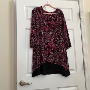 Plus size Black paisley print with chiffon bottom.